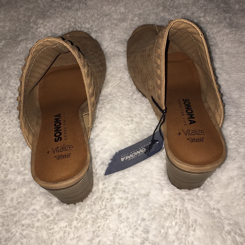 Sandals - Picture 4 of 8